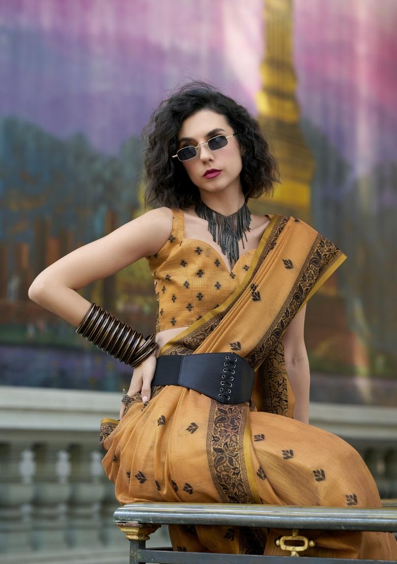 Peach Floral Print Linen Saree Set - Indya