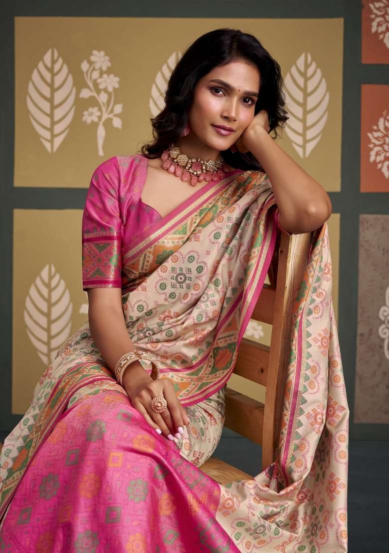 Off White Silk Blend Saree Set with Printed for Diwali | Wedding & Festive Wear - Indya
