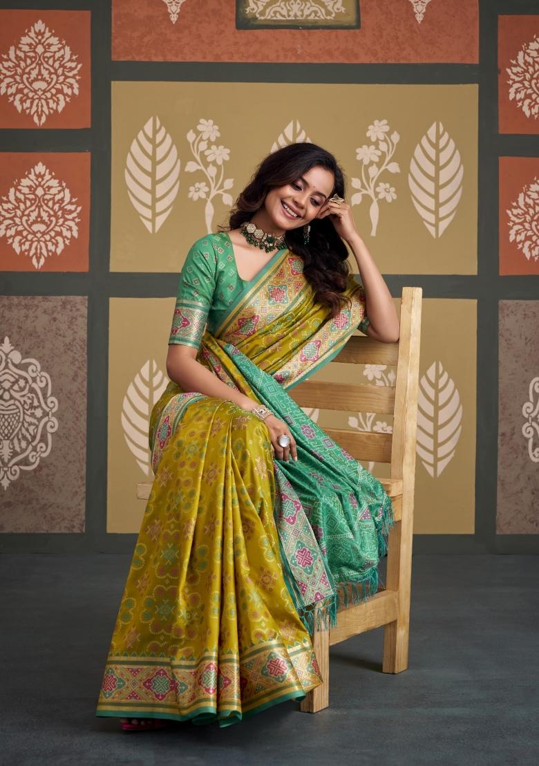 Sea Green Printed Silk Blend Saree Set - Indya