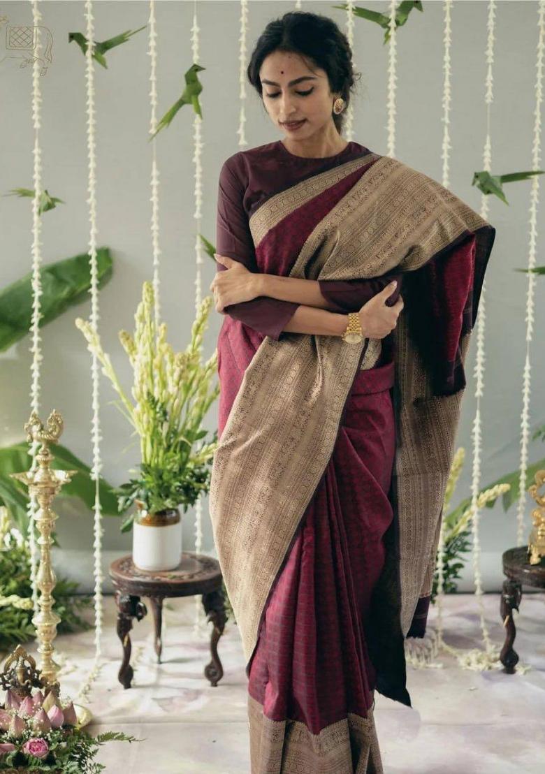 Maroon Jacquard Silk Blend Saree Set - Indya