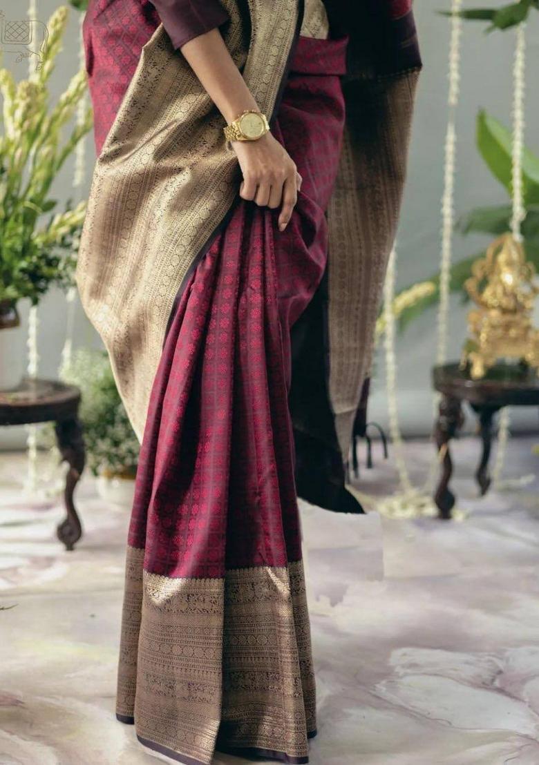 Maroon Jacquard Silk Blend Saree Set - Indya
