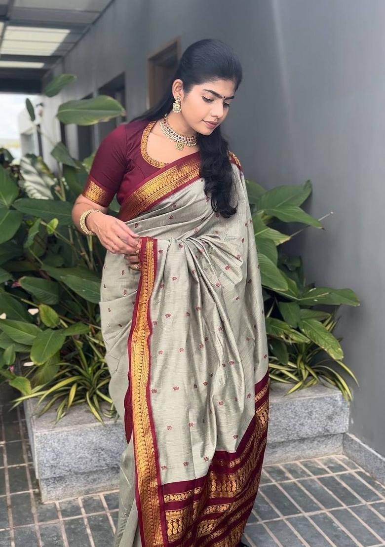 Grey Jacquard Silk Blend Saree Set - Indya