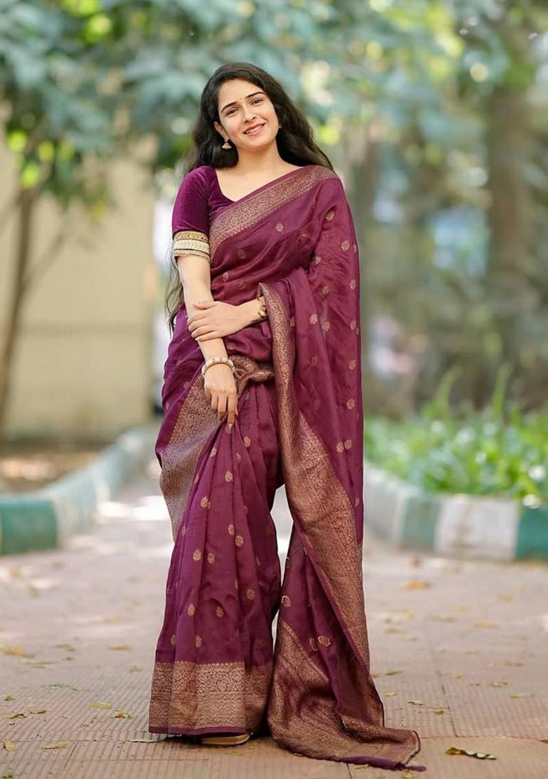 Magenta Jacquard Silk Blend Saree Set - Indya