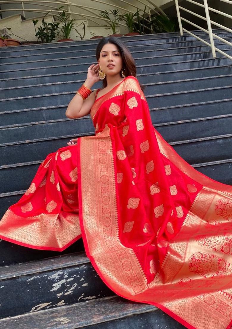 Red Jacquard Silk Blend Saree Set - Indya