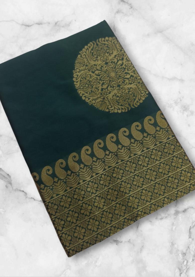Green Jacquard Silk Blend Saree Set - Indya