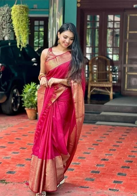 Gajari Jacquard Silk Blend Saree Set