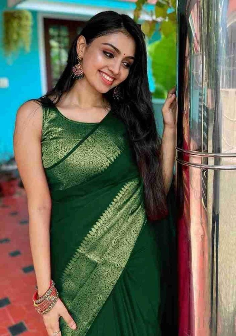Green Jacquard Silk Blend Saree Set - Indya
