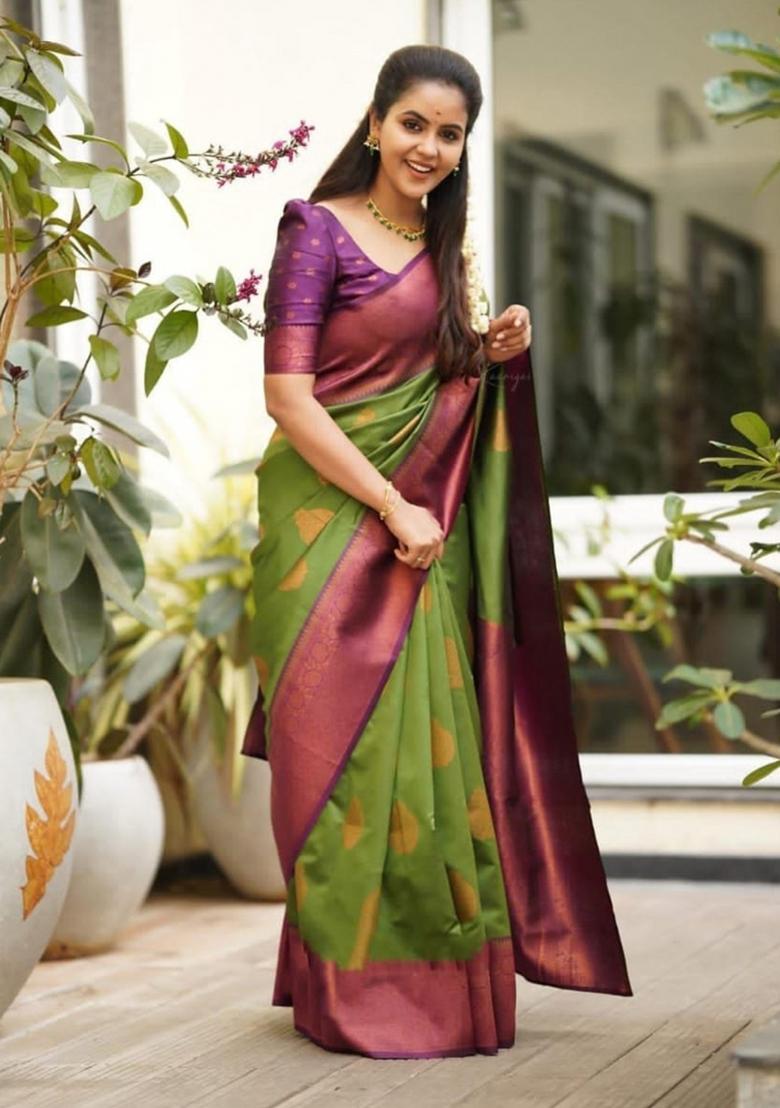 Green Jacquard Silk Blend Saree Set - Indya