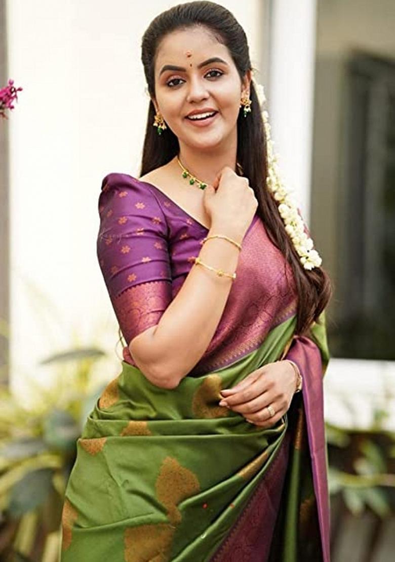 Green Jacquard Silk Blend Saree Set - Indya
