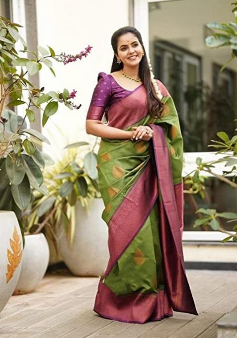 Green Jacquard Silk Blend Saree Set