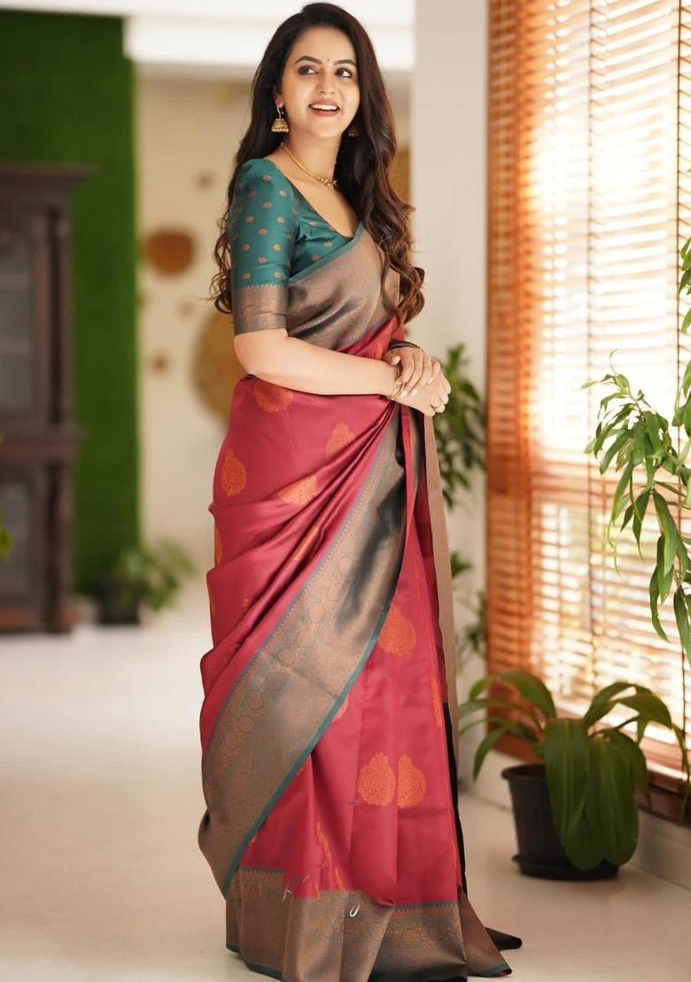 Maroon Jacquard Silk Blend Saree Set - Indya