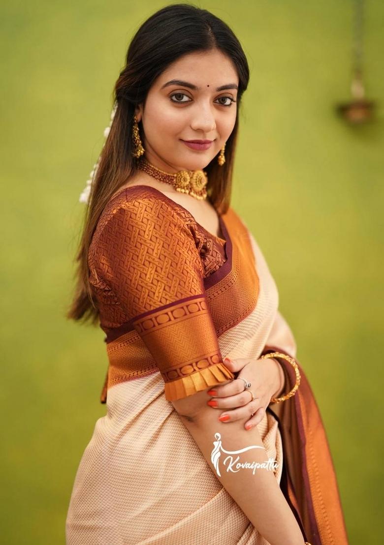 Off White Jacquard Silk Blend Saree Set - Indya