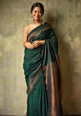 Green Jacquard Silk Blend Saree Set