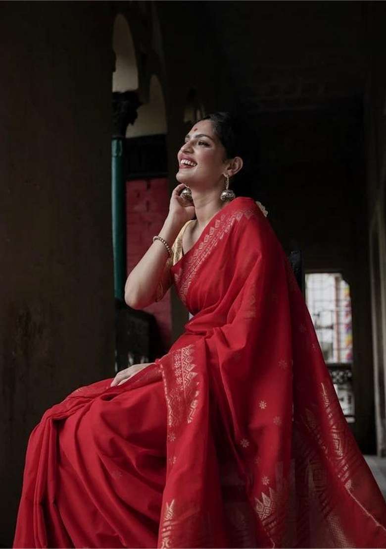 Red Jacquard Silk Blend Saree Set - Indya