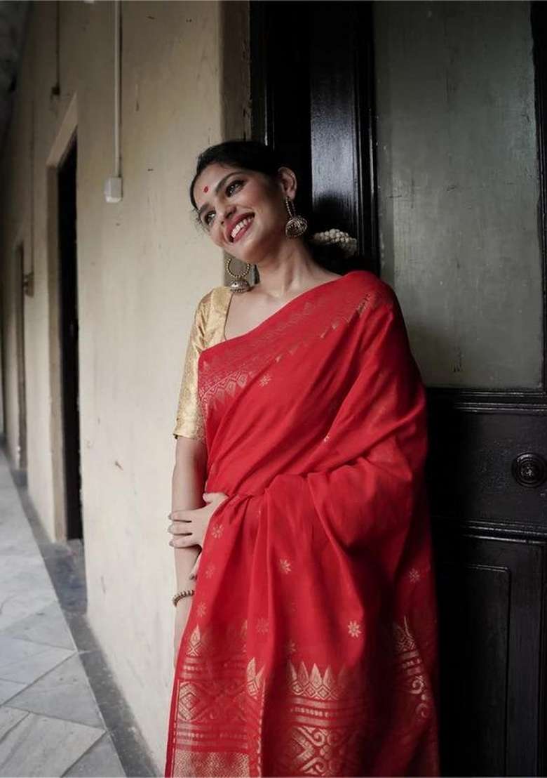 Red Jacquard Silk Blend Saree Set - Indya