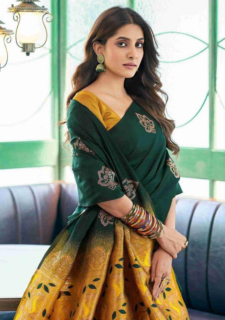 Green Jacquard Silk Blend Saree Set - Indya