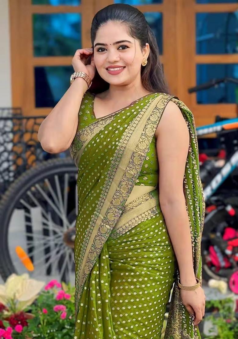 Mehendi Jacquard Silk Blend Saree Set - Indya
