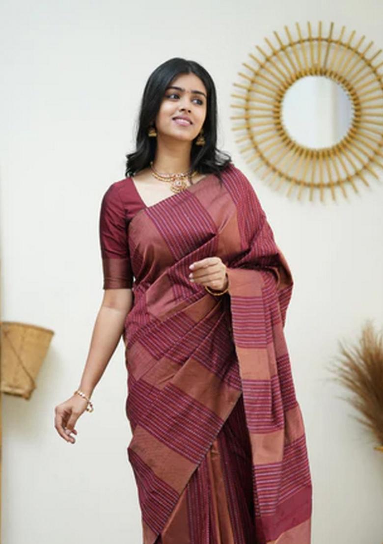 Maroon Jacquard Silk Blend Saree Set - Indya
