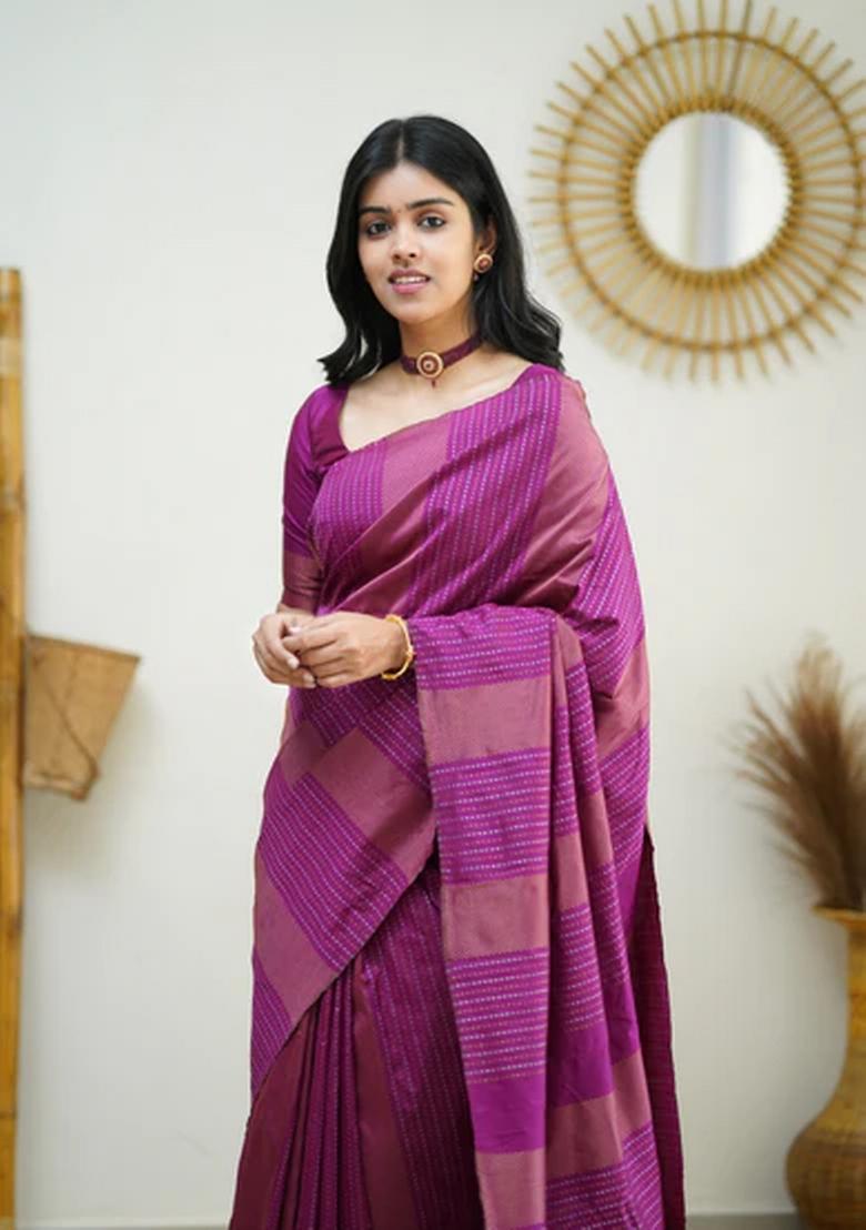 Pink Jacquard Silk Blend Saree Set - Indya