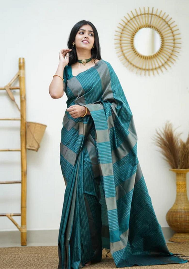 Rama Jacquard Silk Blend Saree Set - Indya