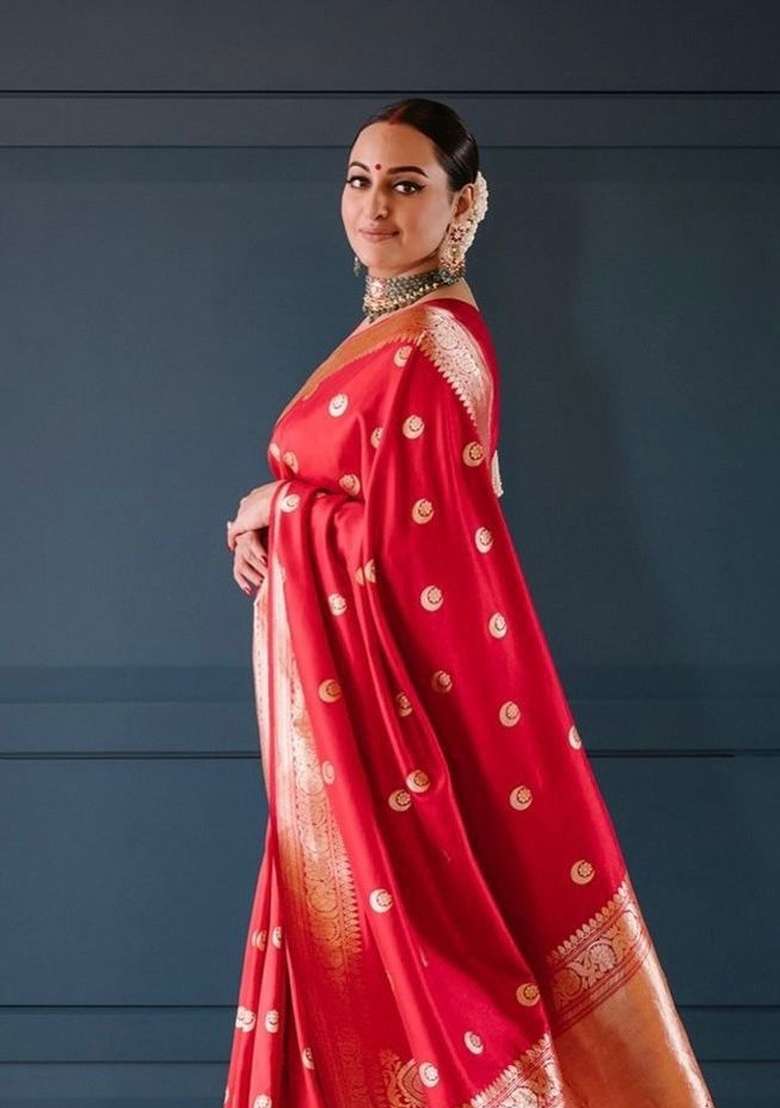 Red Jacquard Silk Blend Saree Set - Indya