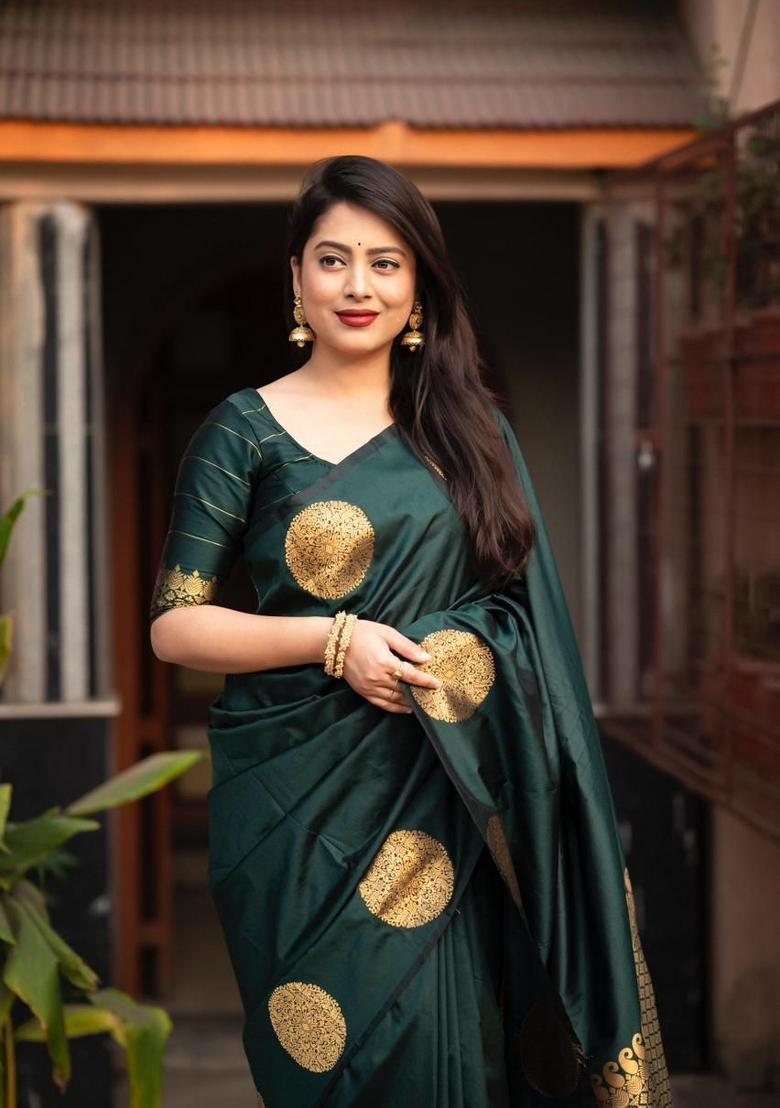 Green Jacquard Silk Blend Saree Set - Indya