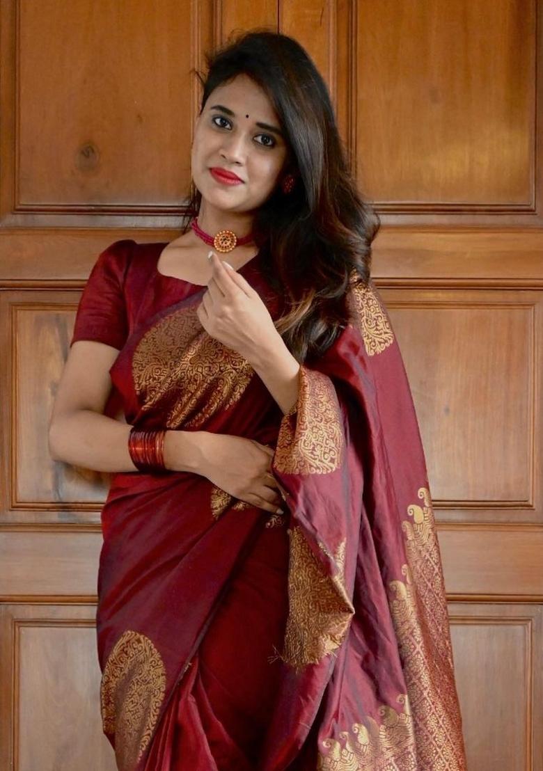 Maroon Jacquard Silk Blend Saree Set - Indya