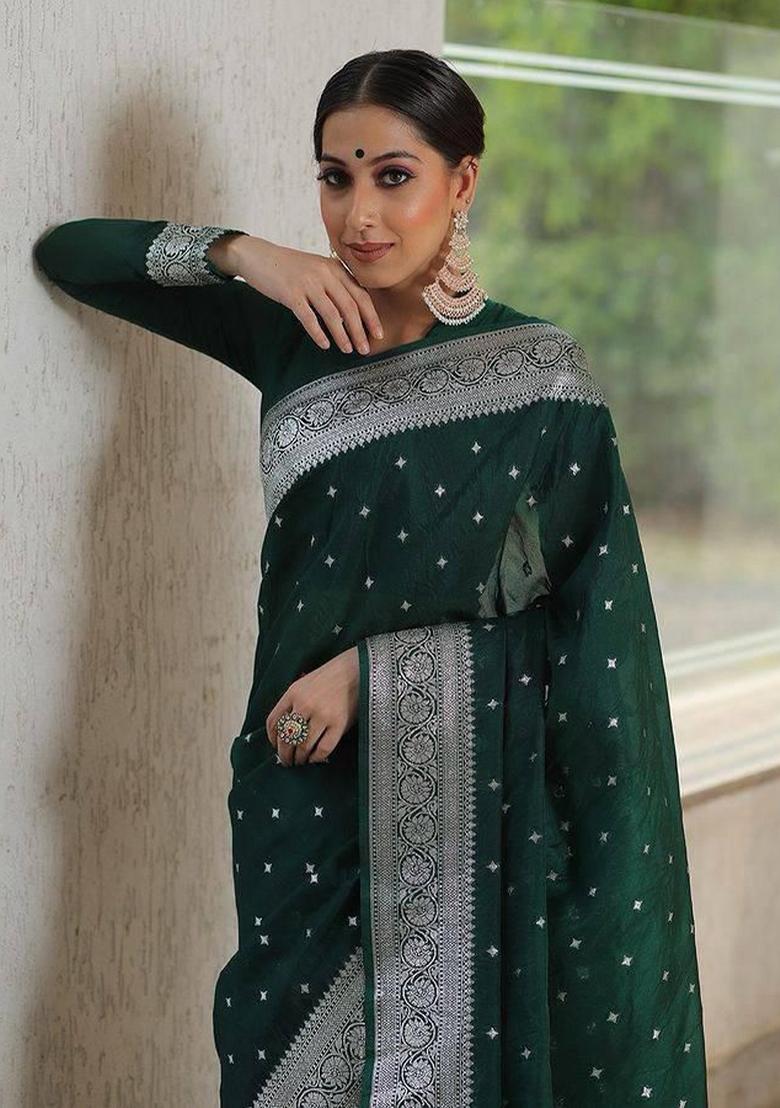 Green Jacquard Silk Blend Saree Set - Indya
