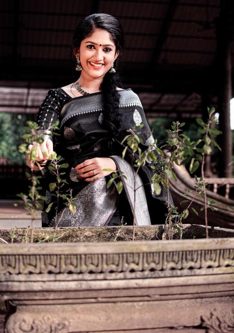 Black Jacquard Silk Blend Saree Set - Indya