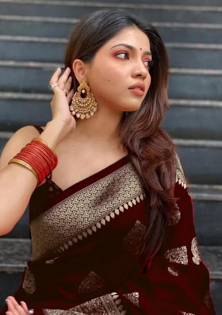 Maroon Jacquard Silk Blend Saree Set - Indya
