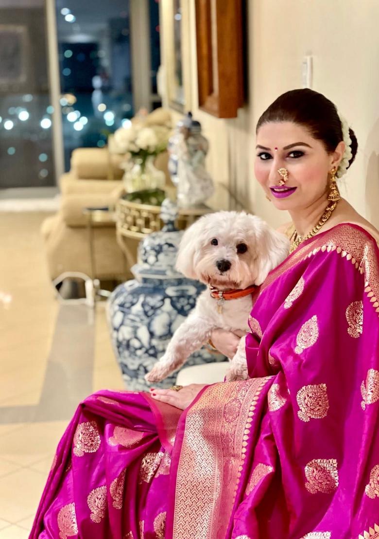 Pink Jacquard Silk Blend Saree Set - Indya