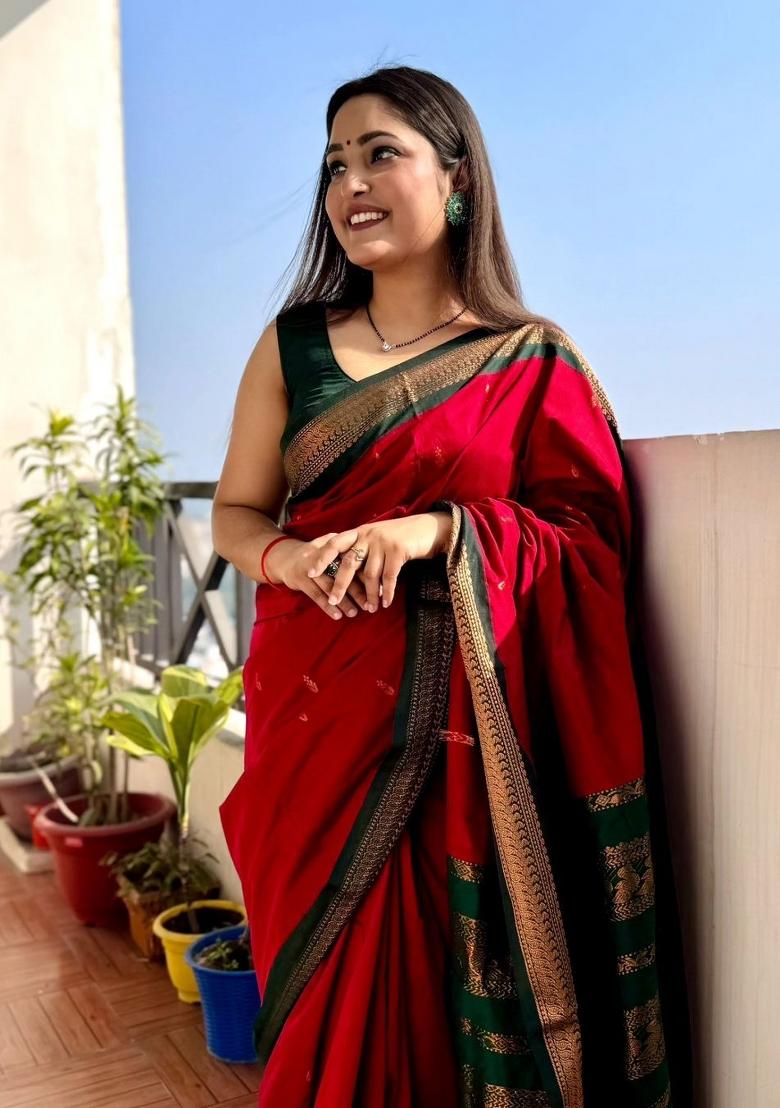 Red Jacquard Silk Blend Saree Set - Indya