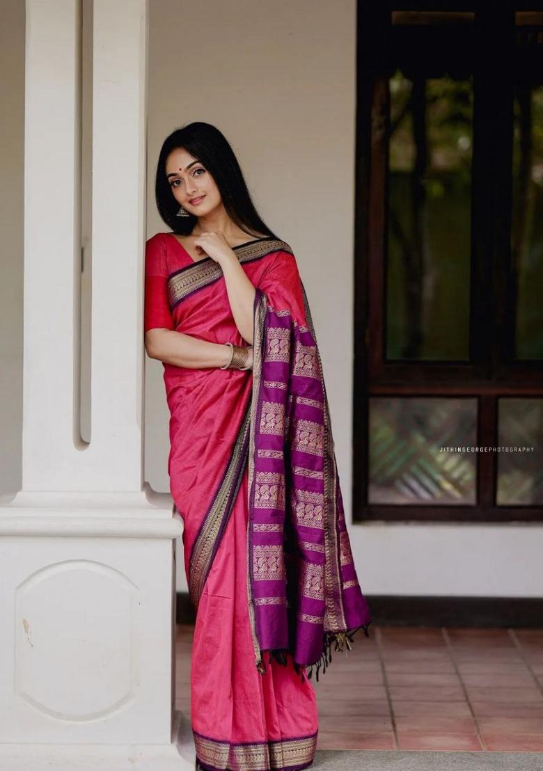 Pink Jacquard Silk Blend Saree Set - Indya