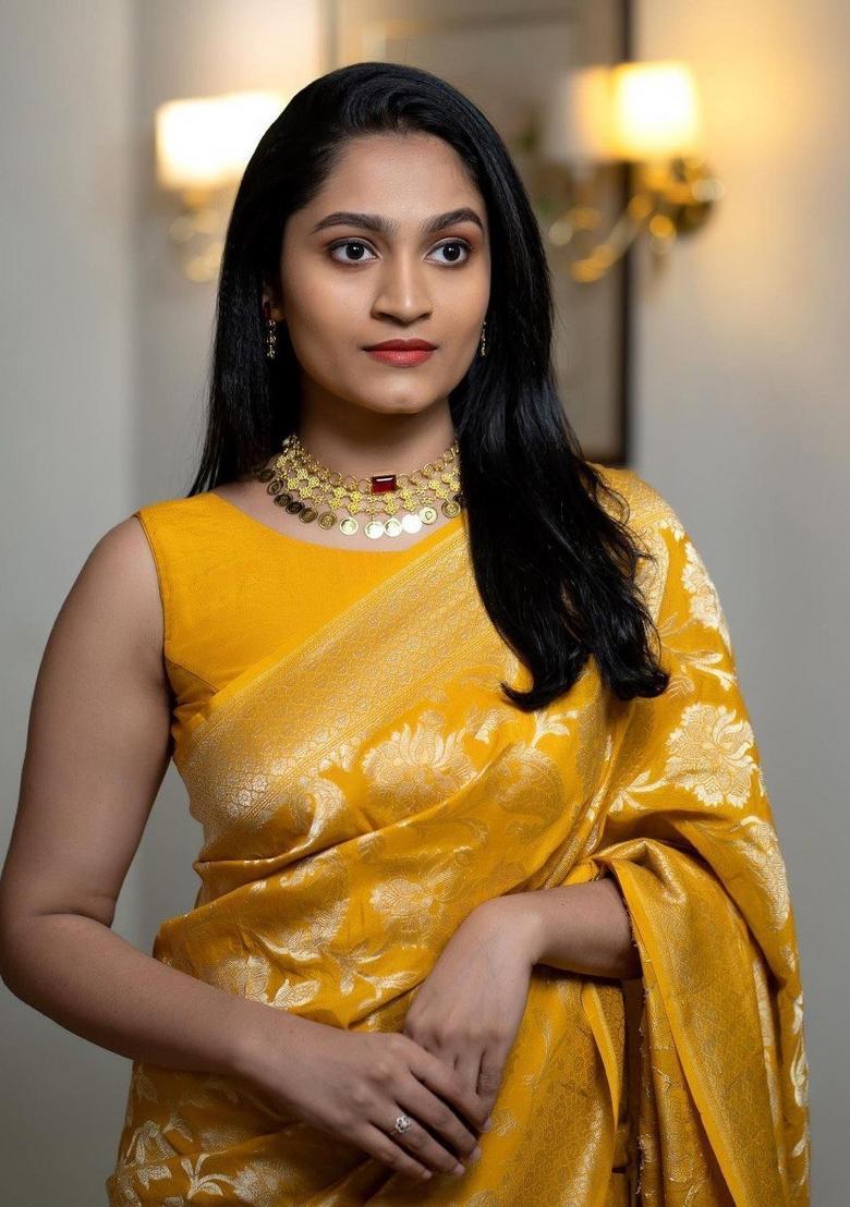Yellow Jacquard Silk Blend Saree Set - Indya