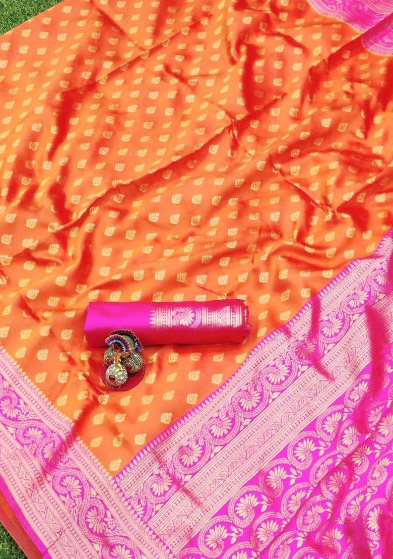 Pista Jacquard Silk Blend Saree Set - Indya