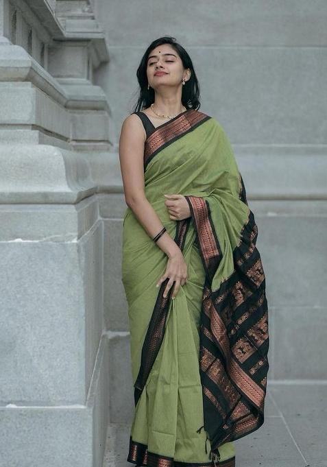 Green Jacquard Silk Blend Saree Set