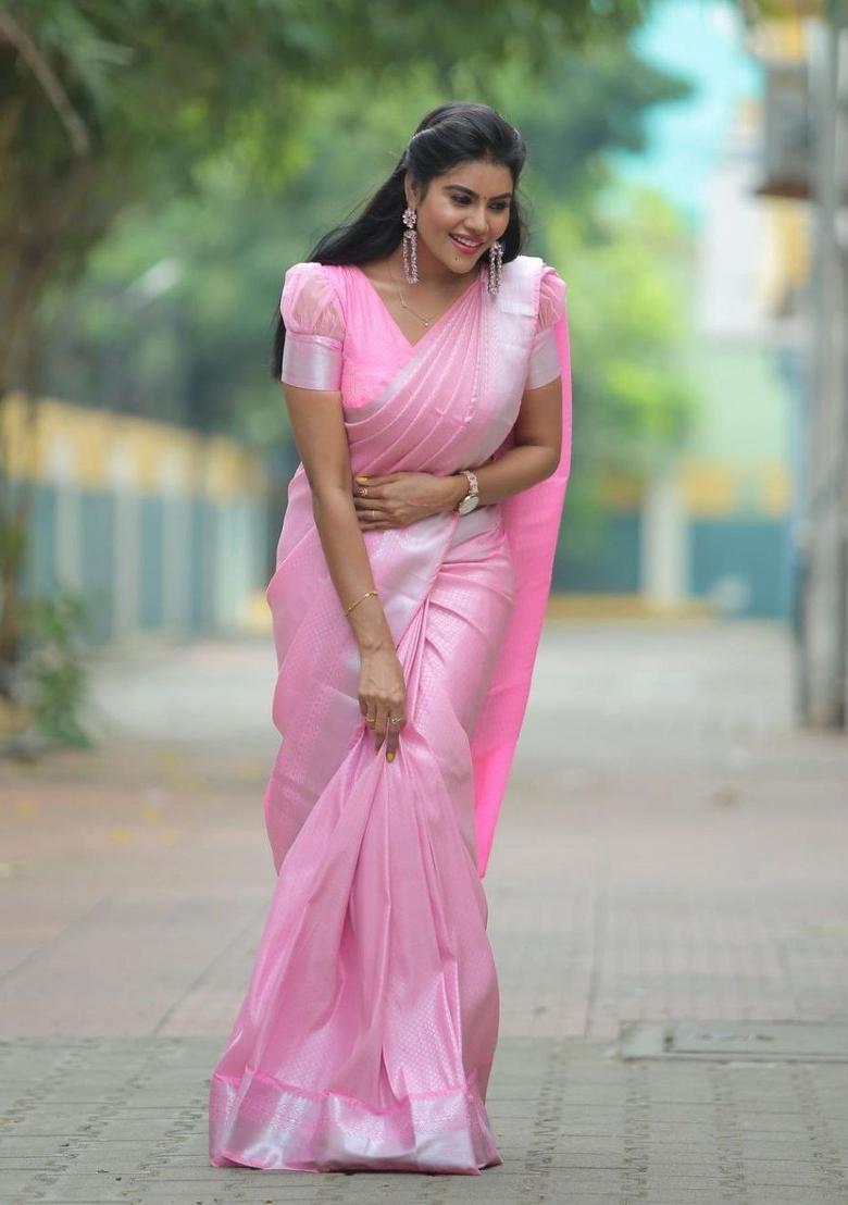 Pink Jacquard Silk Blend Saree Set - Indya