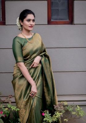 Green Jacquard Silk Blend Saree Set