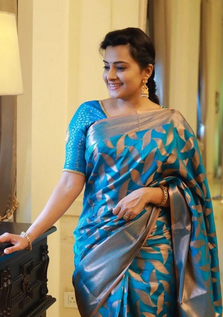 Firozi Jacquard Silk Blend Saree Set - Indya