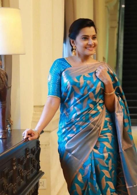 Firozi Jacquard Silk Blend Saree Set