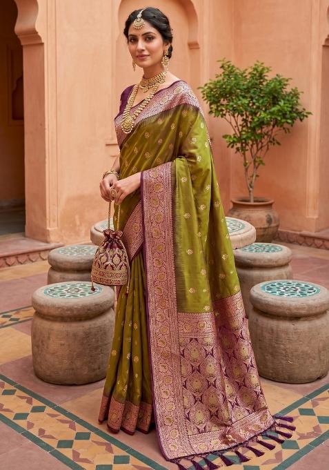Mehendi Zari Work Banarasi Saree Set
