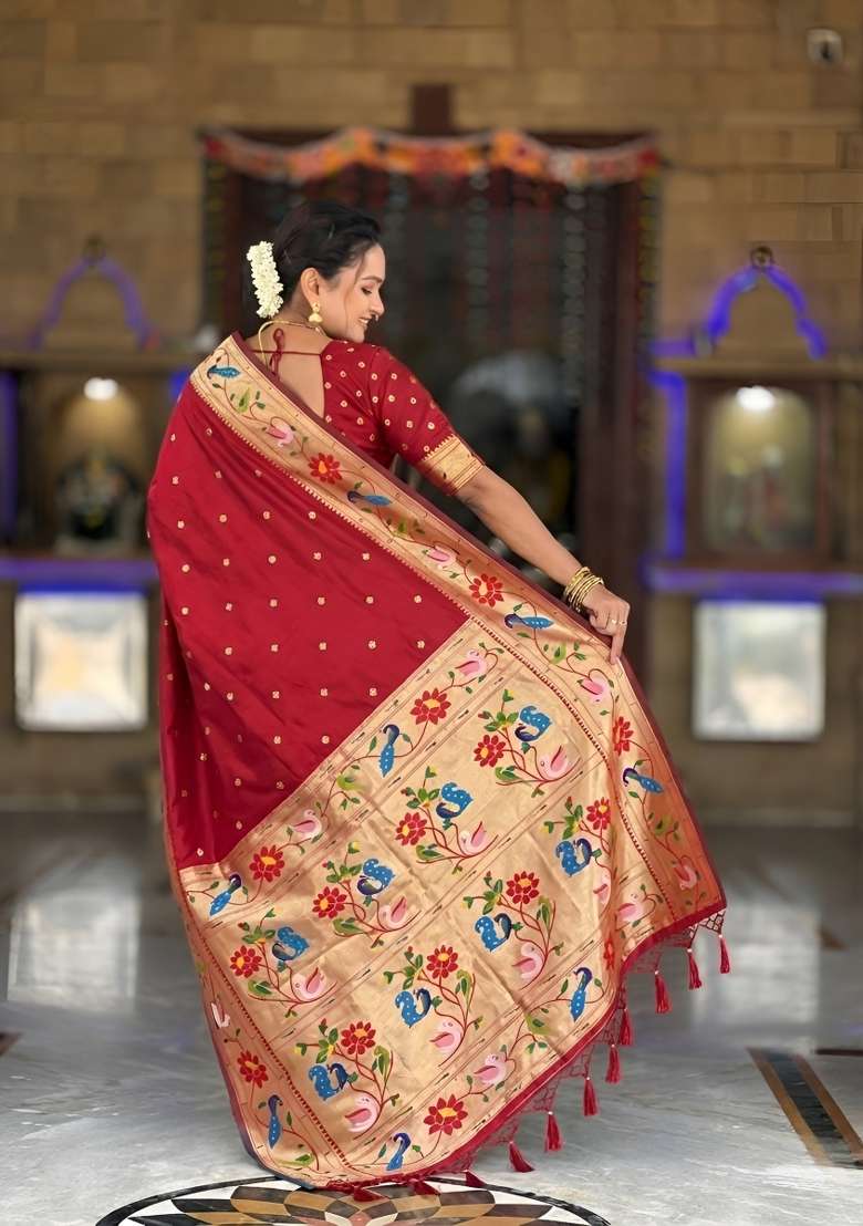 Red Banarasi Saree Set with Zari Work for Diwali | Wedding & Festive Wear - Indya