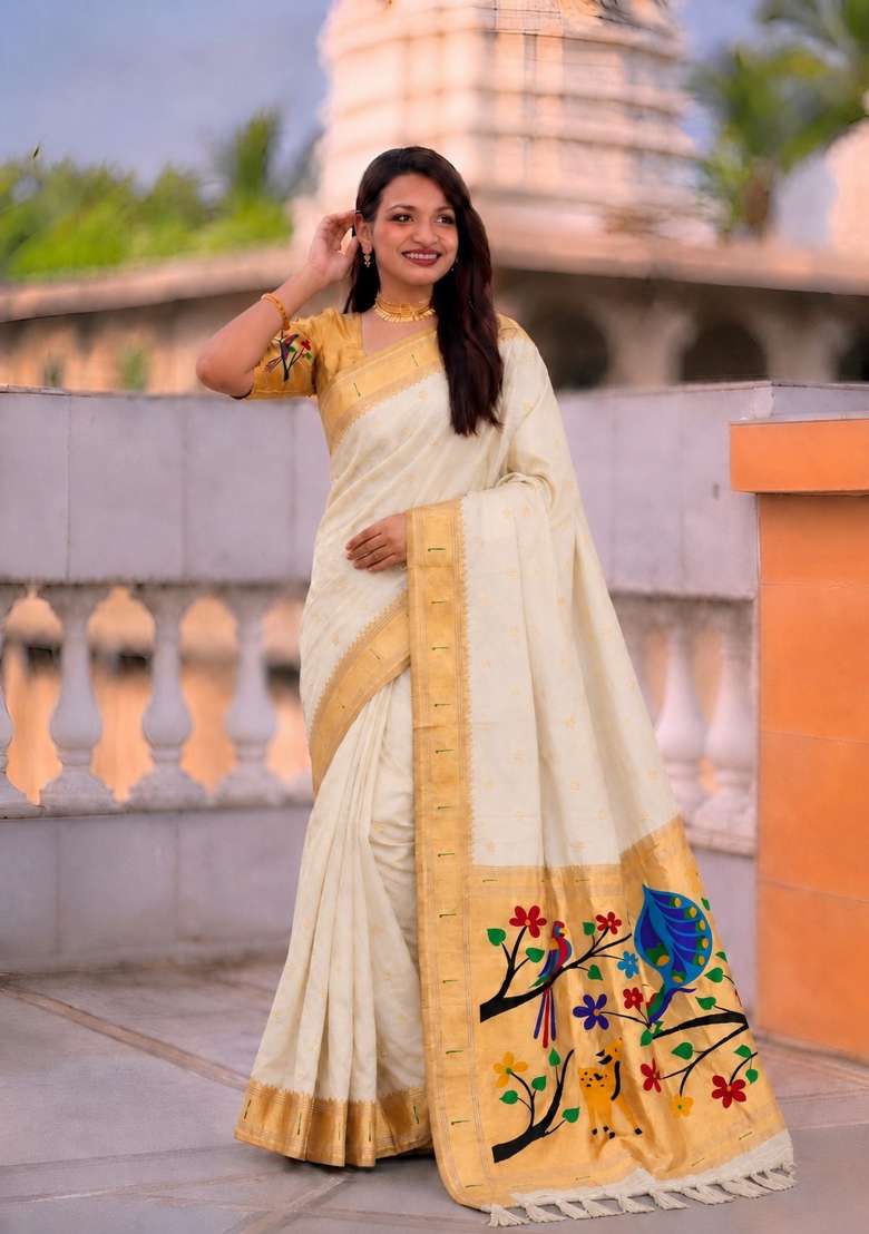 White Banarasi Saree Set with Zari Work for Diwali | Wedding & Festive Wear - Indya