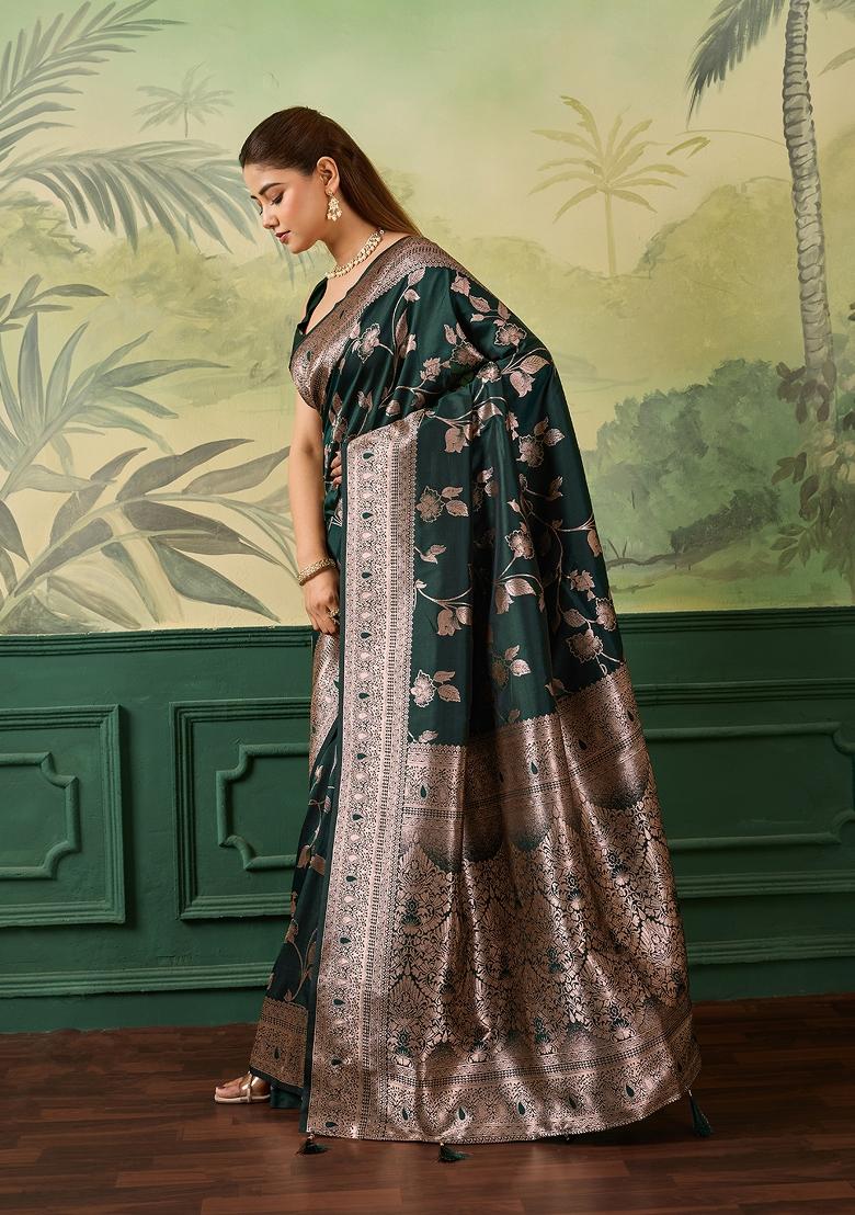 Green Jacquard Banarasi Saree Set - Indya