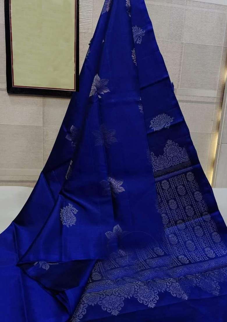 Blue Zari Weaving Silk Saree Set for Diwali | Wedding & Festive Wear - Indya