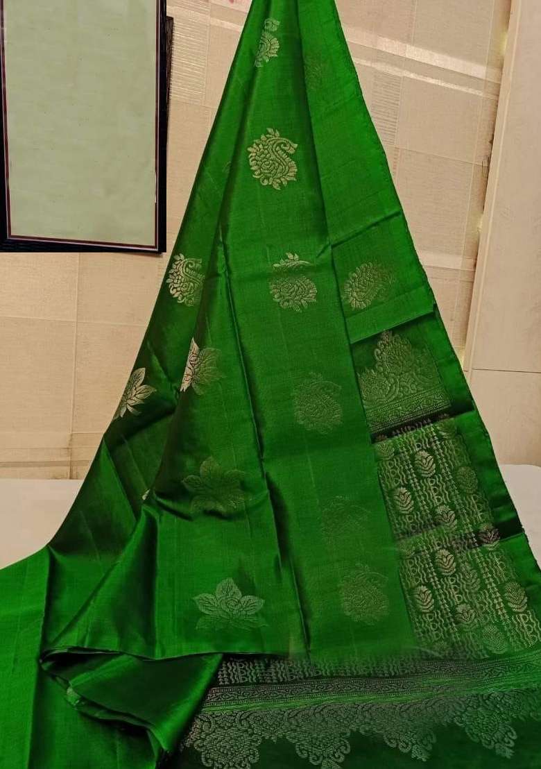 Green Zari Weaving Silk Saree Set for Diwali | Wedding & Festive Wear - Indya