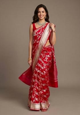 Red Zari Weaving Silk Saree Set