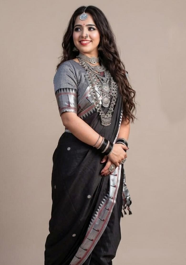 Black Zari Weaving Silk Saree Set - Indya