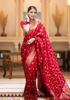 Red Zari Weaving Silk Saree Set