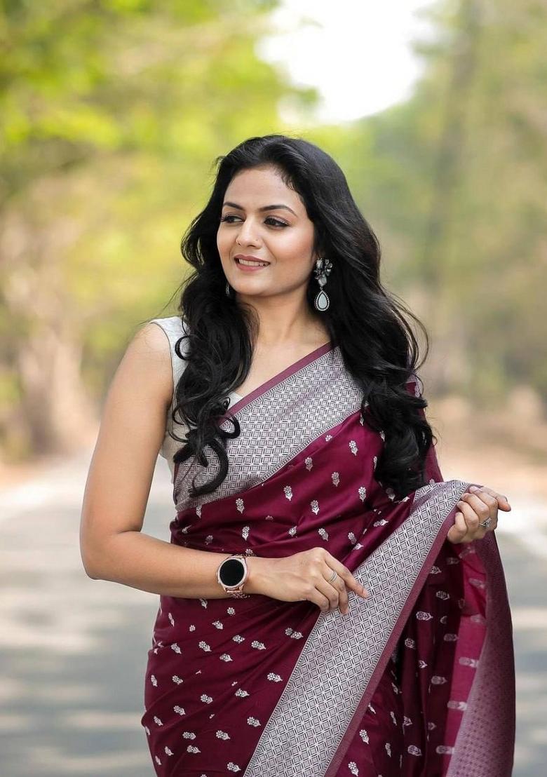 Maroon Zari Weaving Silk Saree Set - Indya